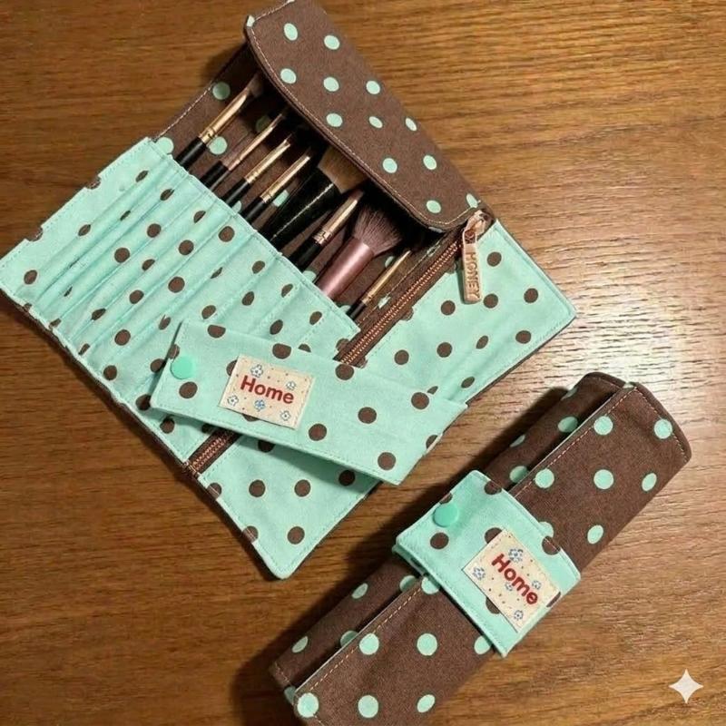 Vintage Polka Dot Roll Up Penc - Makeup recension och pris