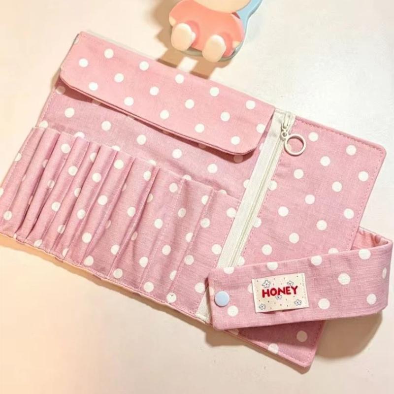 Vintage Polka Dot Roll Up Penc - Makeup recension och pris
